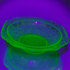 Glowing Fruit/Dessert Bowl Madrid Green Depression Glass by Federal Glass 1932